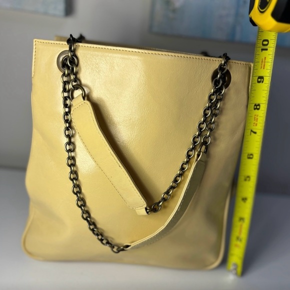 HOBO International Soft Yellow Leather Kisslock Bag with Chain Strap - Picture 4 of 12